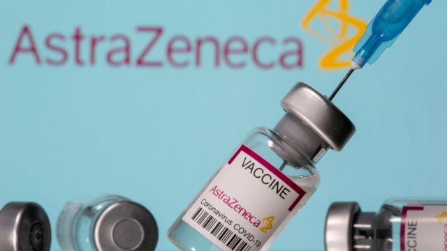 Se registraron por primera vez 3 casos de coágulos en arterias en pacientes inoculados con la vacuna de AstraZeneca