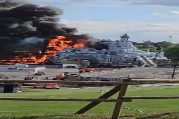 Incendio destruye escenario principal de Tomorrowland a días de su inicio