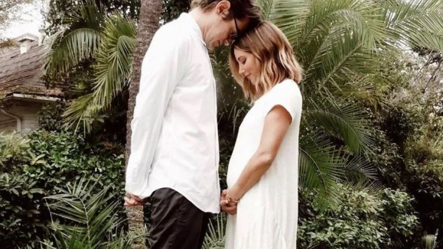¡ASHLEY TISDALE YA ES MAMÁ!