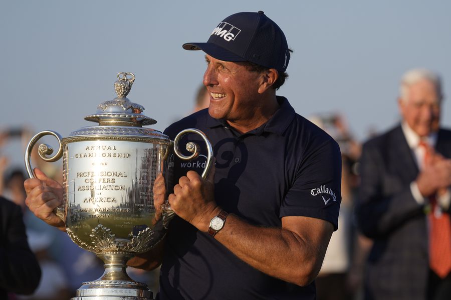 El golfista Phil Mickelson hizo historia en el PGA Championship y batió el récord como el campeón más longevo de un Grand Slam