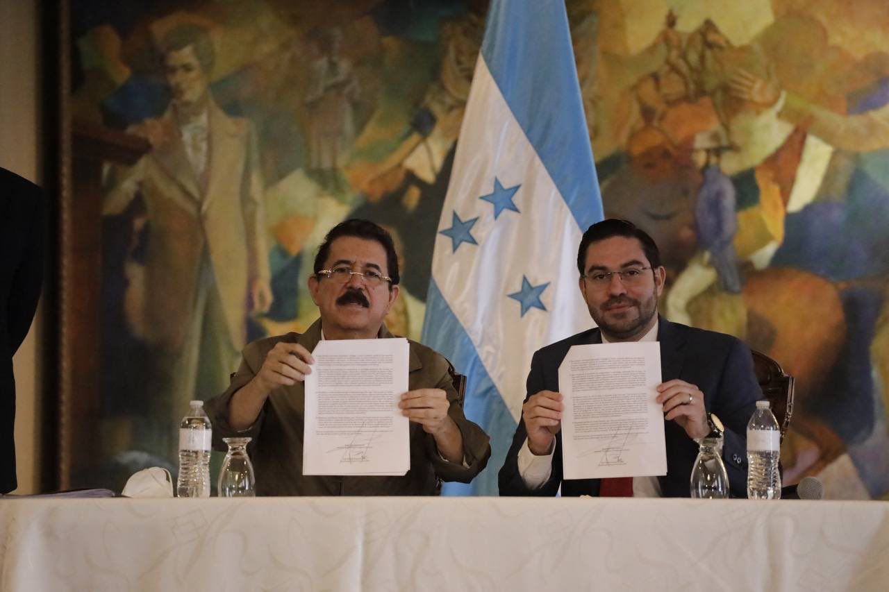 Fin de la crisis en el Congreso Nacional tras firma de acuerdo entre Manuel Zelaya, Jorge Cálix y diputados disidentes