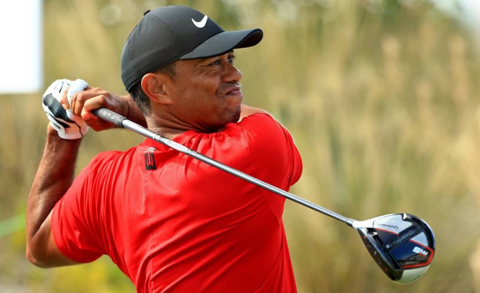 Tiger Woods sale herido tras accidente en automóvil