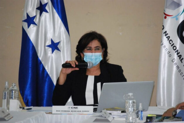 Rixi Moncada califica la “Opción B” como absurda e inviable de aplicar en las próximas elecciones 