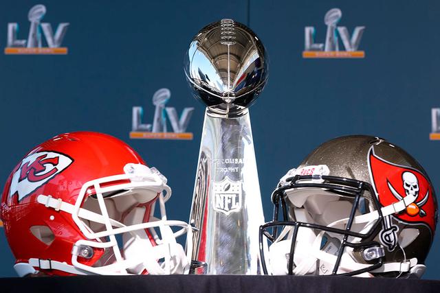 Kansas City Chiefs y Tampa Bay Buccaneers se enfrentan en el Super Bowl LV